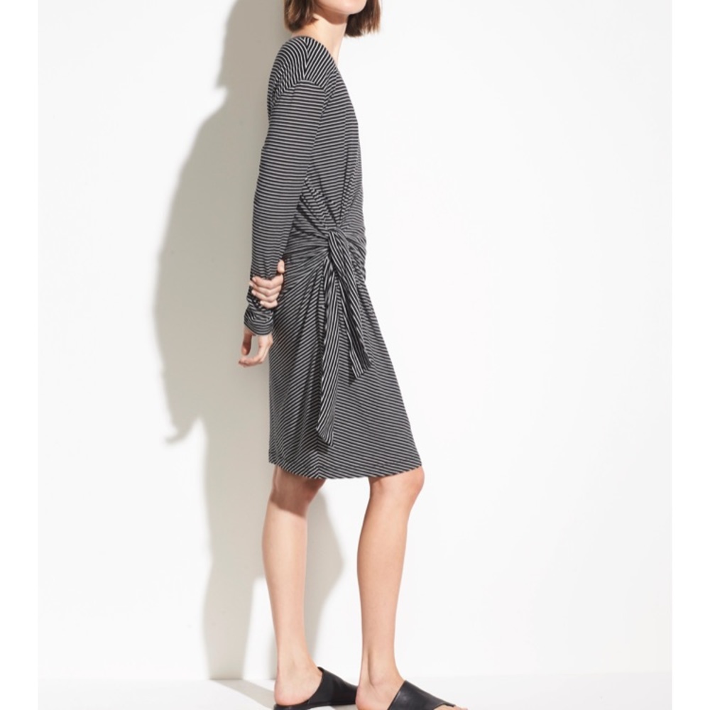 NWT Vince striped long sleeves dress with bow at the side. Size M